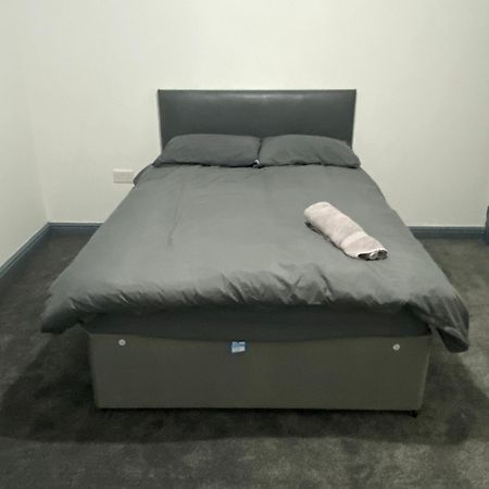 Room In Guest Room - Comfortable Room Near Coventry City Centre Εξωτερικό φωτογραφία