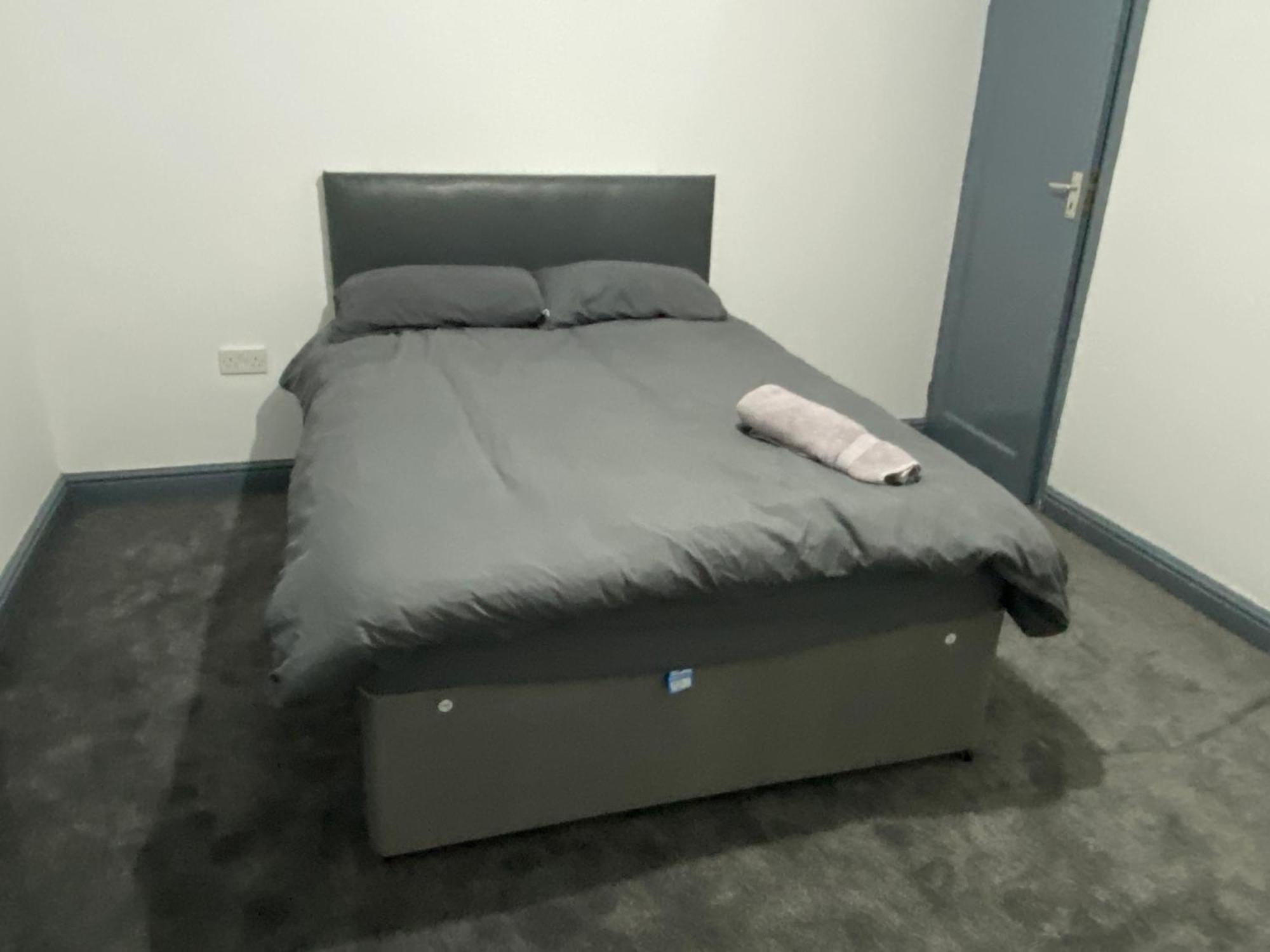 Room In Guest Room - Comfortable Room Near Coventry City Centre Εξωτερικό φωτογραφία