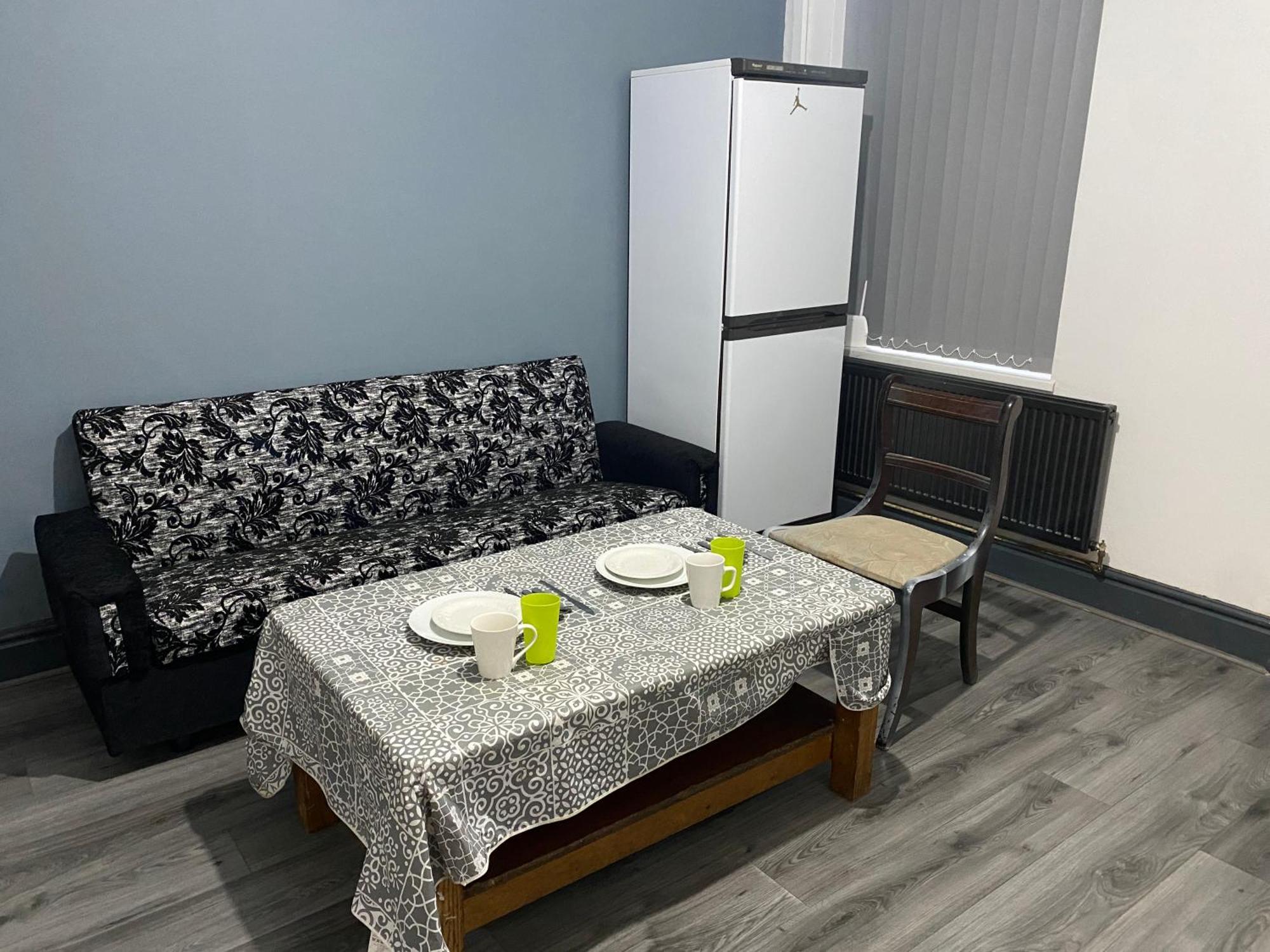 Room In Guest Room - Comfortable Room Near Coventry City Centre Εξωτερικό φωτογραφία