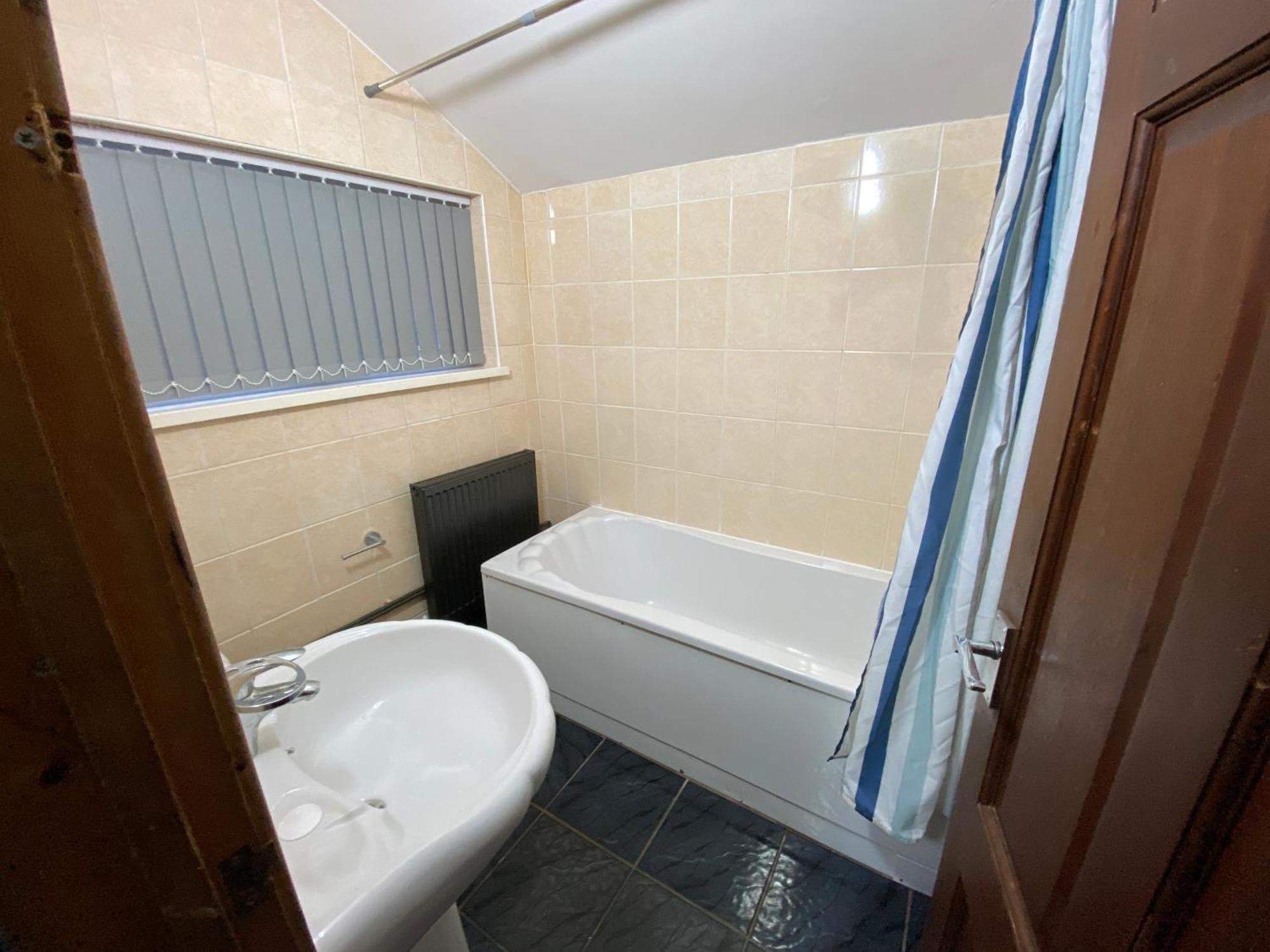 Room In Guest Room - Comfortable Room Near Coventry City Centre Εξωτερικό φωτογραφία